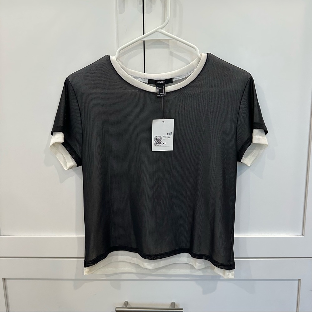 Forever 21 Black and White Cropped T-Shirt